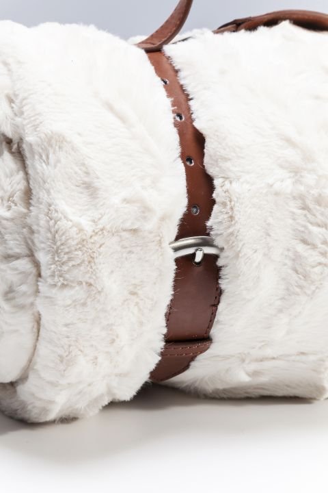 KARE Decke Fur White 150x200cm 60284